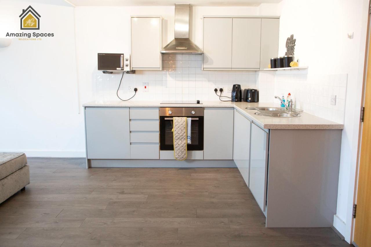 Large Unique 2 Bedroom Duplex Apartment With Private Parking & Free Wifi - Vat Qualifying By Amazing Spaces Relocations Ltd Warrington  Exterior foto