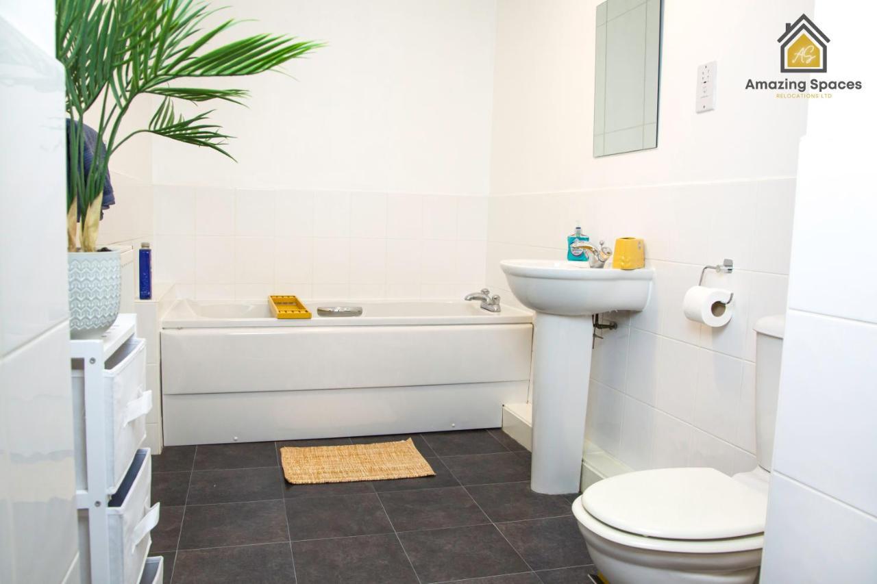 Large Unique 2 Bedroom Duplex Apartment With Private Parking & Free Wifi - Vat Qualifying By Amazing Spaces Relocations Ltd Warrington  Exterior foto