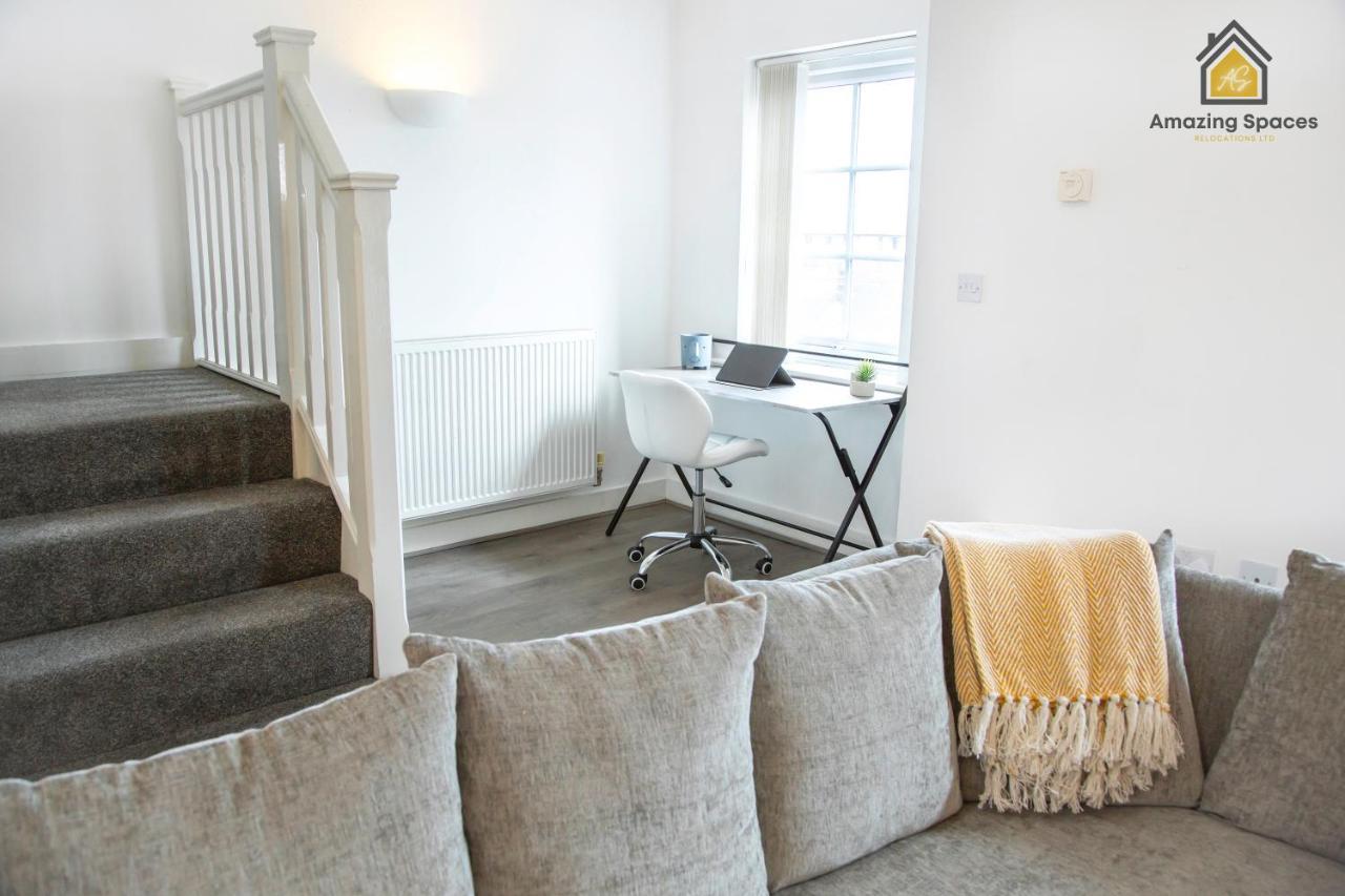 Large Unique 2 Bedroom Duplex Apartment With Private Parking & Free Wifi - Vat Qualifying By Amazing Spaces Relocations Ltd Warrington  Exterior foto
